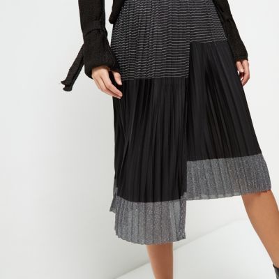 Black metallic block pleated skirt